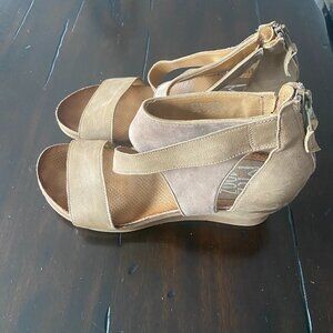 Miz Mooz Wedge Sandal, Size 9